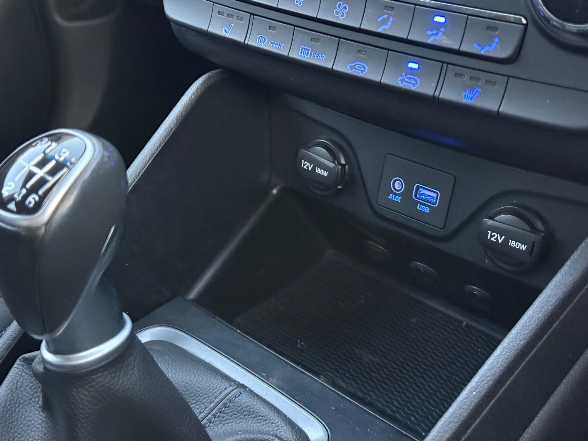Hyundai TUCSON 2.0 CRDi Premium SE 4WD Euro 6 5dr — photo 84 of 102